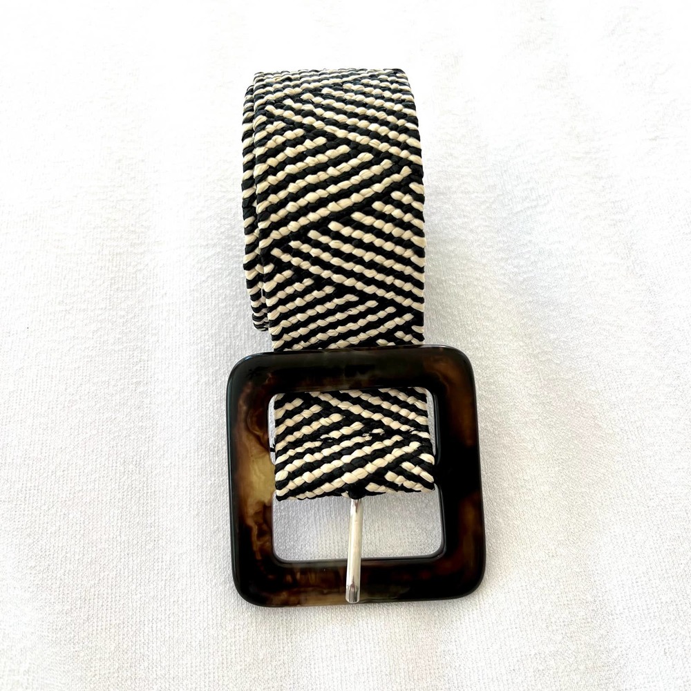 Black and White stripe belt with tortoise buckle -- Size M/L
